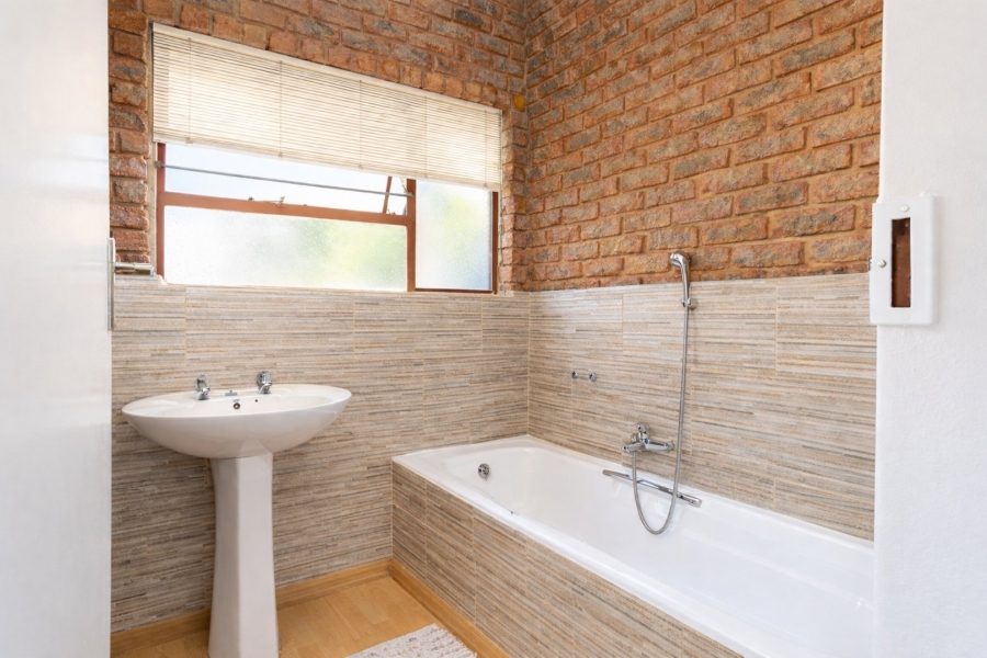 3 Bedroom Property for Sale in Meerhof North West